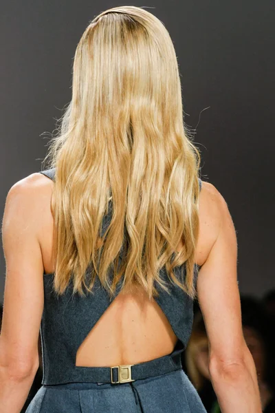 Look 12